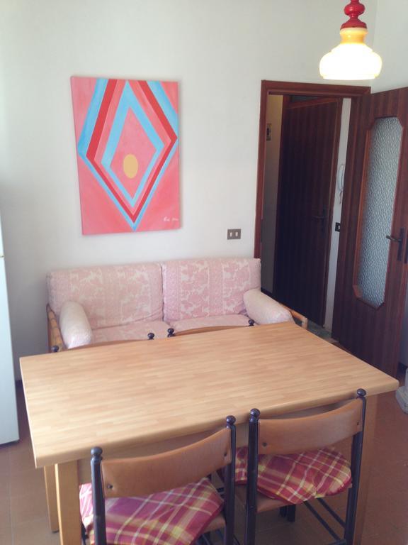 Residence Gallo - Walterigato Apartments Per Solo Famiglie Lido di Jesolo Szoba fotó