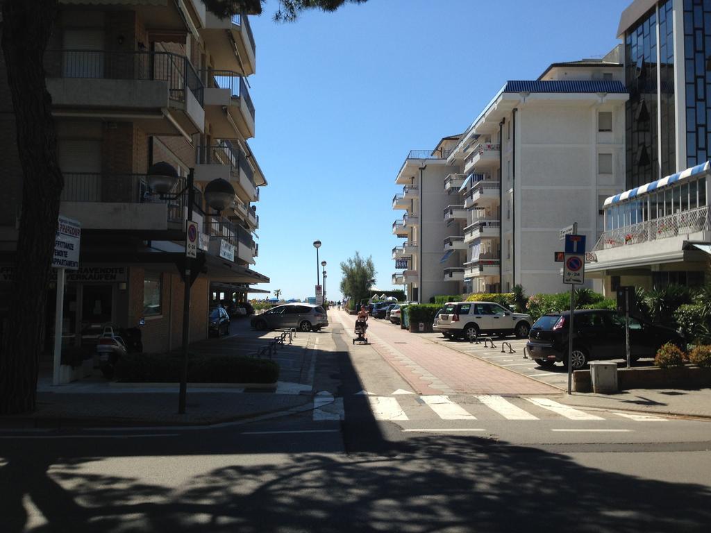 Residence Gallo - Walterigato Apartments Per Solo Famiglie Lido di Jesolo Kültér fotó