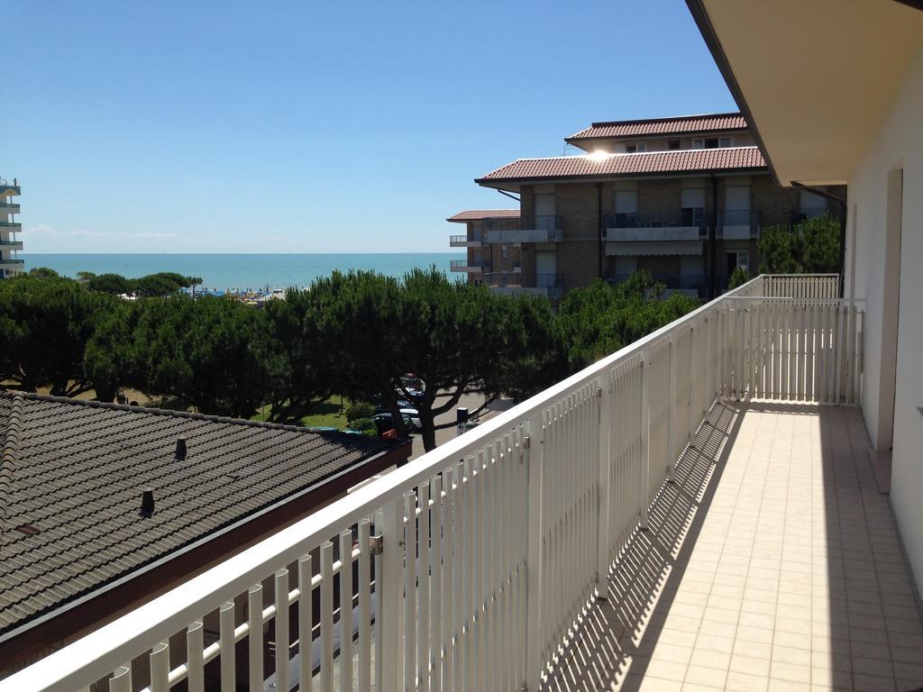 Residence Gallo - Walterigato Apartments Per Solo Famiglie Lido di Jesolo Szoba fotó