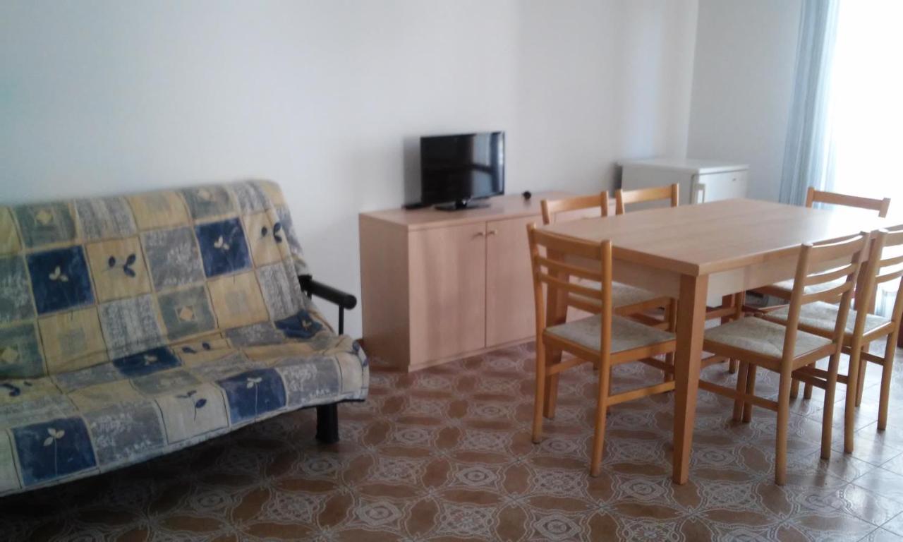 Residence Gallo - Walterigato Apartments Per Solo Famiglie Lido di Jesolo Kültér fotó